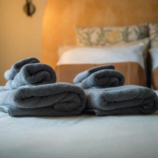 Cozy 1BD With Balcony - 2