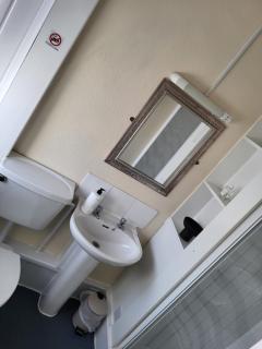 Station Guesthouse - key pad entry - Lancaster - 4