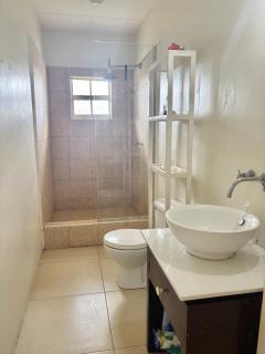 5 mins From Beach, Breezy Bright Room, St James - Saint Michael - 4