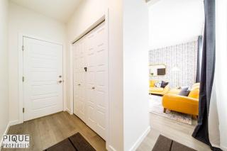 NEW-Luxury Retreat-Hot Tub-King Bed-AC-EV Charger - Edmonton - 6