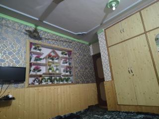 Snowstorm Homestay - Jāmb - 3