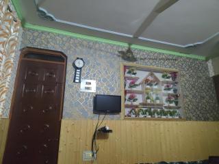 Snowstorm Homestay - Jāmb - 1