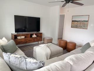 Remodeled 4BR 2BA Steps from Georgetown Square - 8