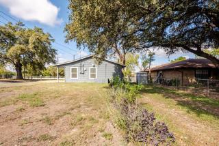 Remodeled 4BR 2BA Steps from Georgetown Square - Georgetown - 1