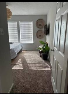 Cozy 2BR with King Bed 3 min to Beach - 1