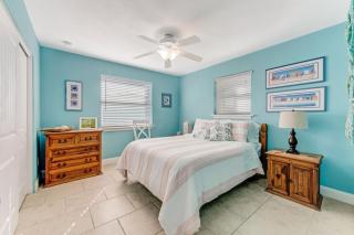 Ocean Breeze Beach Bungalow - 4