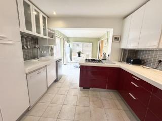 4 Bed with parking, ideal for families - Marlow - 6