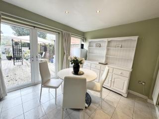 4 Bed with parking, ideal for families - Marlow - 4