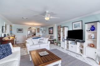 Oceanfront Elysium with a pool - 7