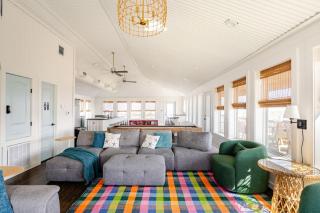 Spacious 6BR House with Views - 0