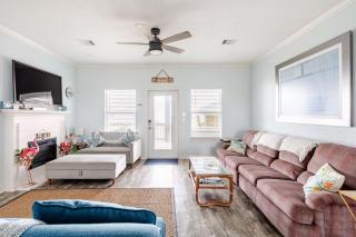 Gulf View 3BR 2BA Steps to Beach 2 King Beds - Bolivar Peninsula - 0