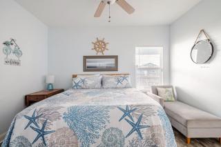 Gulf View 3BR 2BA Steps to Beach 2 King Beds - Bolivar Peninsula - 7