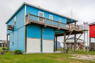 Gulf View 3BR 2BA Steps to Beach 2 King Beds - Bolivar Peninsula - 2