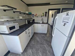 Charming Vintage - New Home Minutes to Downtown Kingston! - Kingston - 9