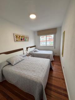 Enjoy Sanxenxo,200m Playa, Balcón Vistas Cíes, Piscina & Terraza Azotea,2 plazas Garaje, 2 Baños, Muy Luminoso, Muy Tranquilo,Muy Equipado, Céntrico - Sanxenxo - 4