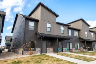 Baltoro Townhouse- Relax and unwind in our spacious and beautifully furnished townhome. - Driggs - 9