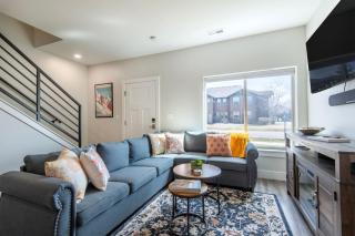Baltoro Townhouse- Relax and unwind in our spacious and beautifully furnished townhome. - Driggs - 8