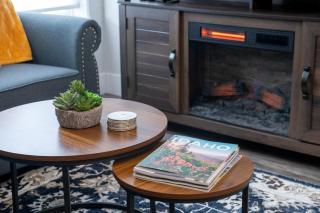 Baltoro Townhouse- Relax and unwind in our spacious and beautifully furnished townhome. - Driggs - 3