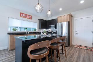 Baltoro Townhouse- Relax and unwind in our spacious and beautifully furnished townhome. - Driggs - 1