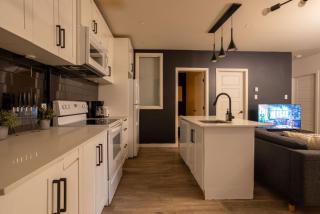 The Urban Haven 4BR in the Heart of Plateau MTL - Montréal - 5