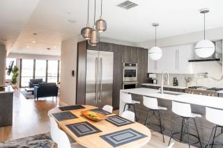 Chic Luxury 4BR Townhome with NYC Views - North Bergen - 3