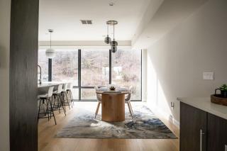 Chic Luxury 4BR Townhome with NYC Views - North Bergen - 2