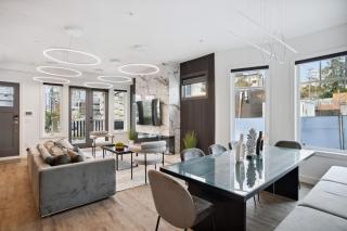 Luxury 3 Bedroom Downtown Home Near Beach - 4