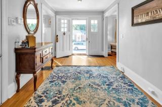 Massive 6 bedroom home with a Pool - Norfolk - 6