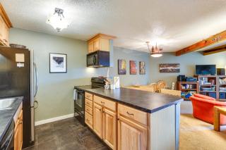 Silverthorne Condo with Lake Views 10 Mi to Skiing! - 4