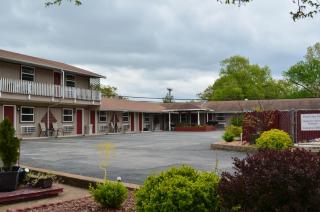 Hunter's Friend Resort near Table Rock Lake - Branson - 3
