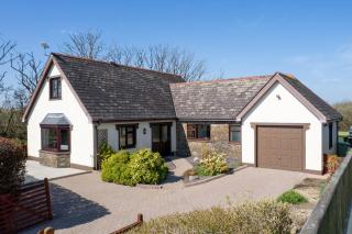 Honeyfield Lodge - Spacious Cottage Rural Views - Saundersfoot - 0