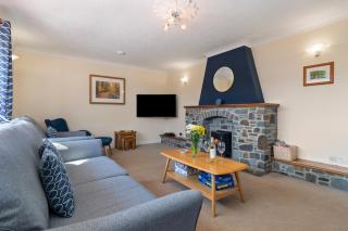 Honeyfield Lodge - Spacious Cottage Rural Views - Saundersfoot - 3