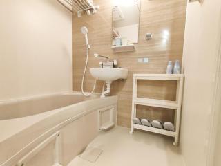 C2 Shibuya new hotel, 2 bedrooms and 1 living room, 7 mins to ST Max 6P 渋谷全新酒店 全新装修 两室一厅 交通中心 车站7分钟 最大6人 直达新宿 涉谷 表参道 品川 池袋 上野 代代木 银座 原宿 - 2