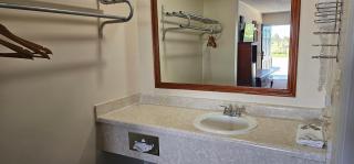 Sunrise Inn - Eastman - 3