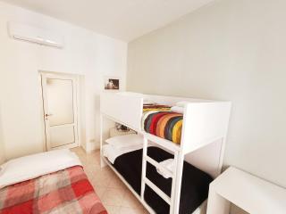 LAVINIA VATICAN HOME - 1