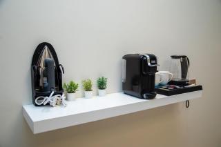 Quiet Studio with Smart Entry Roses - 4