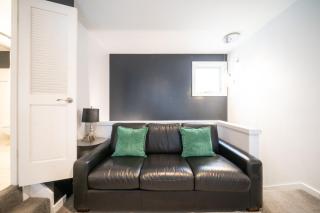 Modern Downtown Top Floor Penthouse With Bay Views - 6