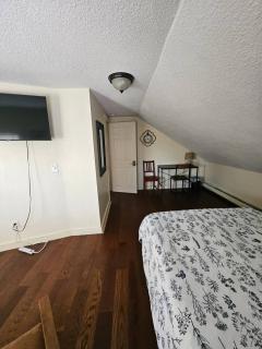 Nice updated attic apartment near Whole Foods, Brown University, Miriam - Providence - 7