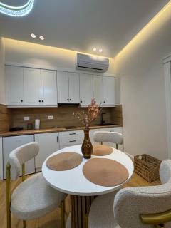 Silver Stone Suites - Gjirokastër - 1