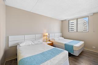 Royal Kuhio 1711 - Spacious Studio with Stunning Ocean City Views in the Heart of Waikiki! - 1