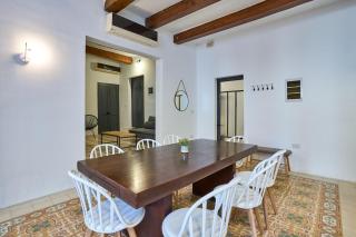 3-Bedroom Apt - 3min to Seafront - High speed WiFi - 6