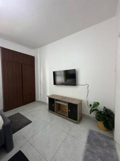 Modern Studio near Junction Mall Wi-Fi, Smart TV, Free Parking - 4