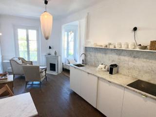 French classic apartm 2 bedroom best location - Cannes - 0