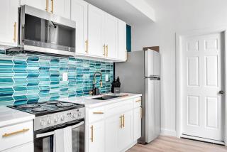Urban Nest #2 Vibrant suite downtown by Proctors - Schenectady - 5