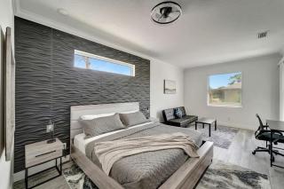 Modern luxe getaway for families near Siesta Key - 8