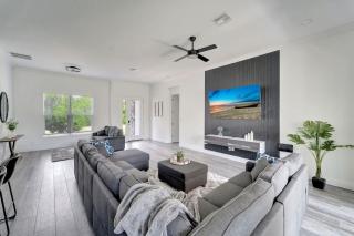 Modern luxe getaway for families near Siesta Key - Osprey - 3
