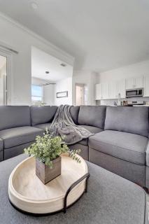 Modern luxe getaway for families near Siesta Key - 2