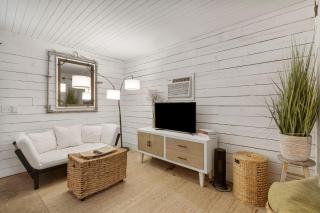 Cowboy Cottage by Beach Haven Vacation Rentals - Panama City Beach - 1