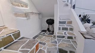 Old rocky white house - Naousa - 4