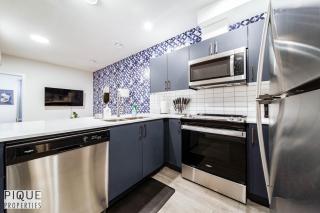 NEW-The Suite Life-2BD-King Bed-WEM & YEG Airport - 1